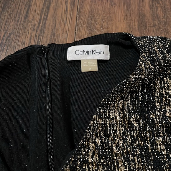Gorgeous sparkly dress for women by Calvin Klein. Worn once - Picture 4 of 6